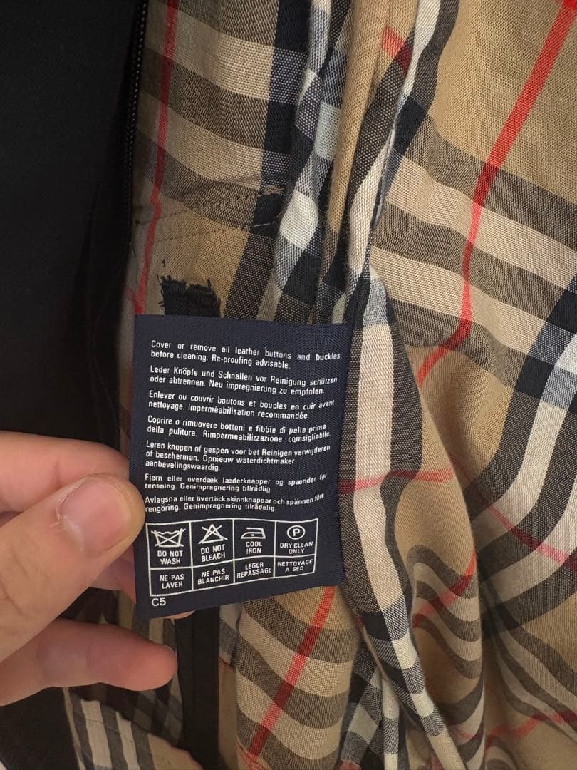 東*ク様 Burberry 一枚袖　ブラック