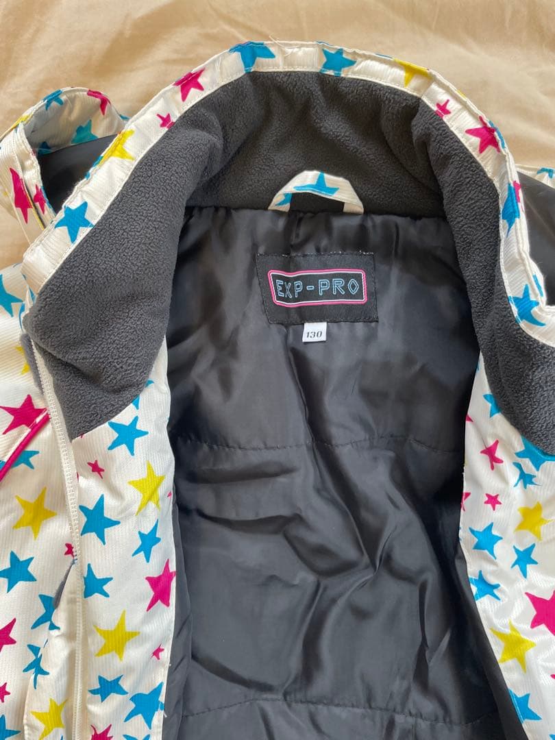 子ども用　スキーウェア　2セット　130&140 おまけ手袋3セット&パンツ