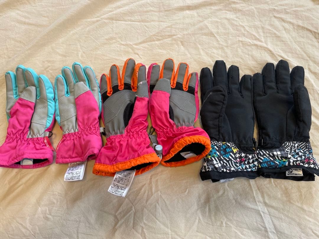 子ども用　スキーウェア　2セット　130&140 おまけ手袋3セット&パンツ