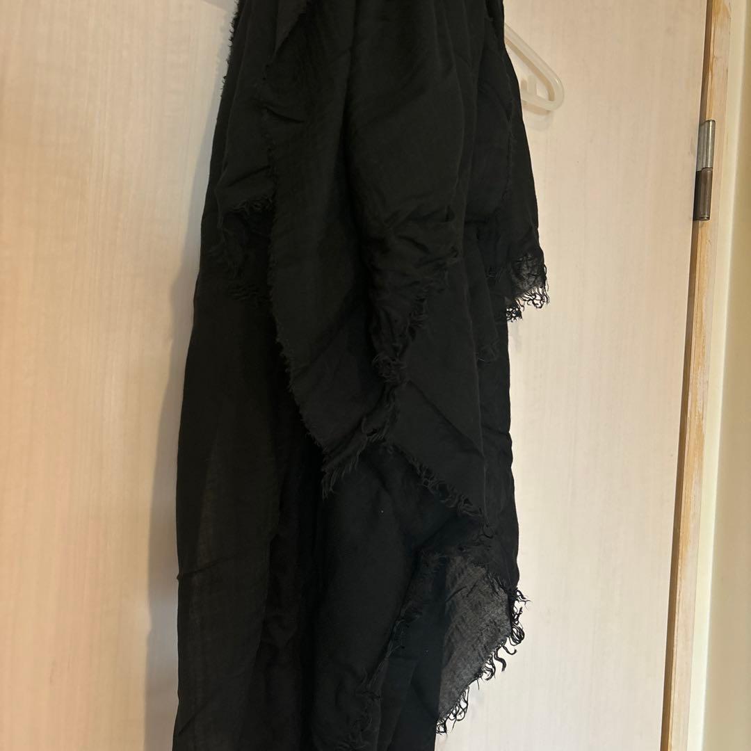ファリエロサルティ　未使用　黒　大判ストール
