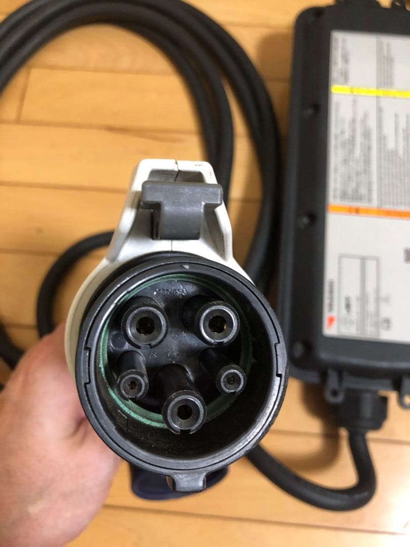 三菱アウトランダーPHEV純正200V充電ケーブル W119130959 - 車外