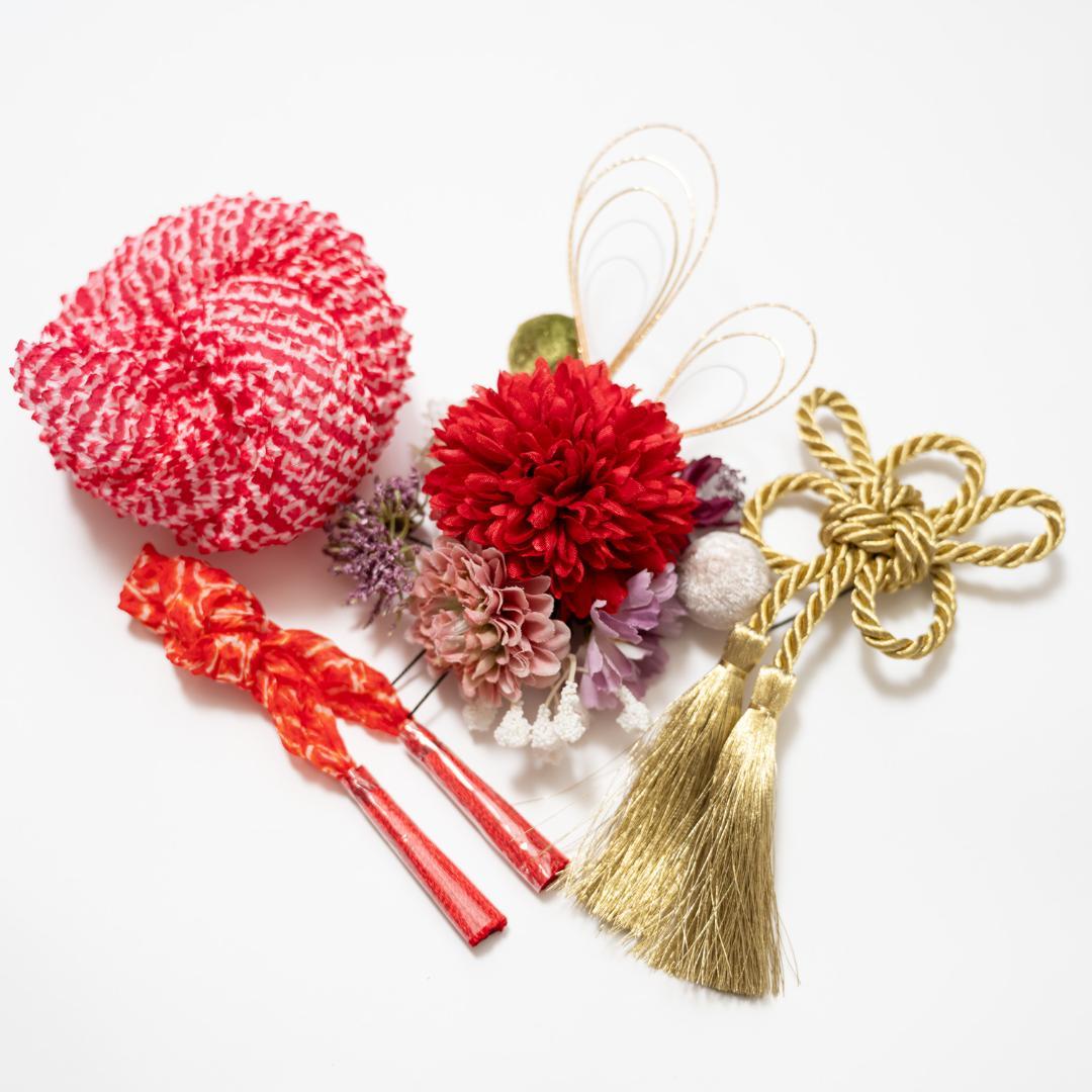 【七五三7歳/3歳日本髪髪飾りM】かのこ（鹿の子）ちんころ赤水引き組み紐ゴールド