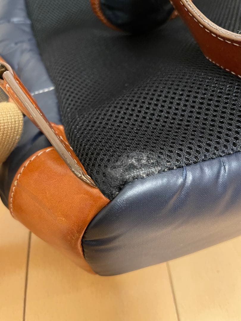 ハンティングワールド　バチューサーパス　ネイビー　リュック　美品