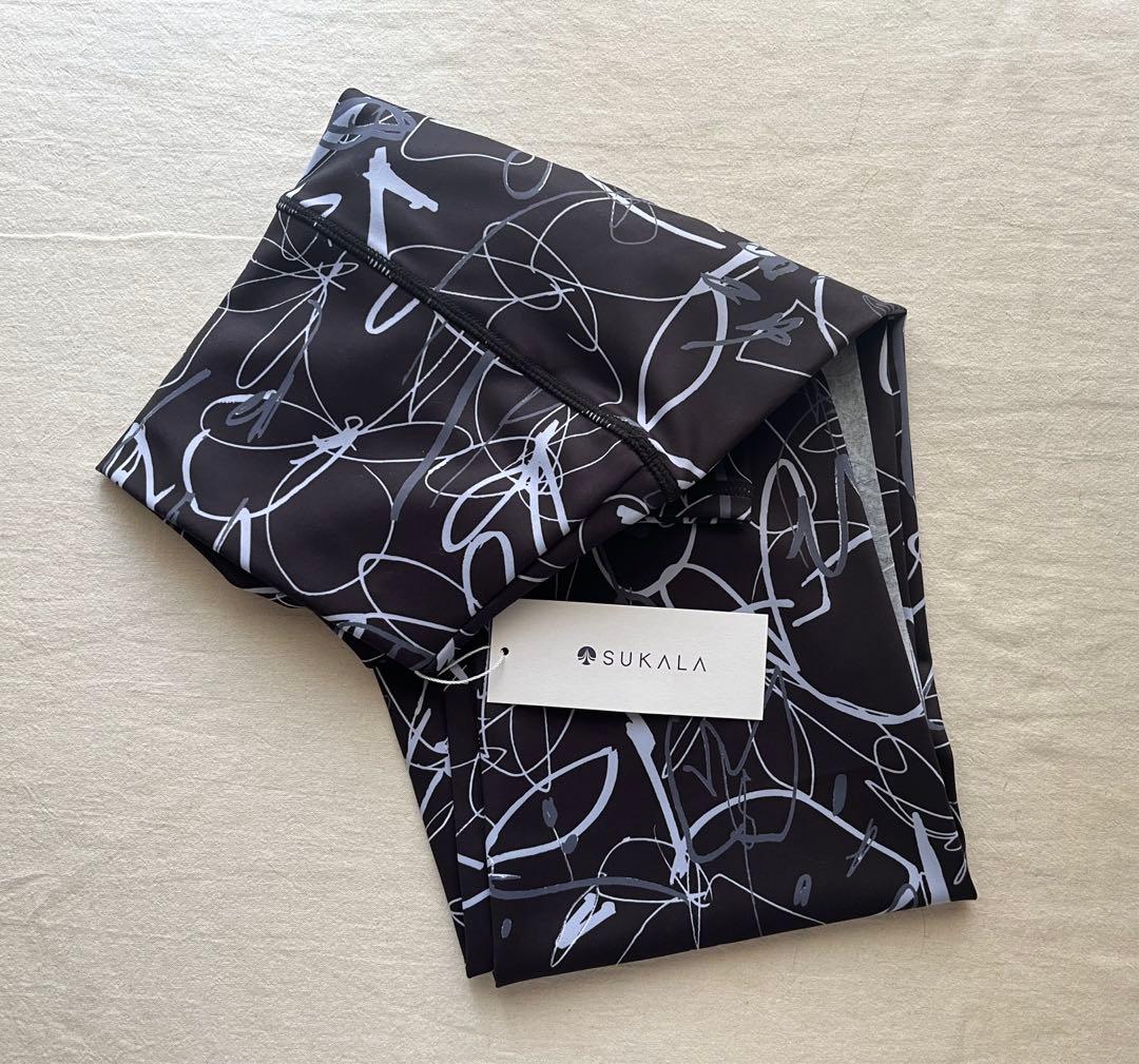 値下げ中！sukala スカーラ リボンフラワープリント ヨガウェア 上下セット