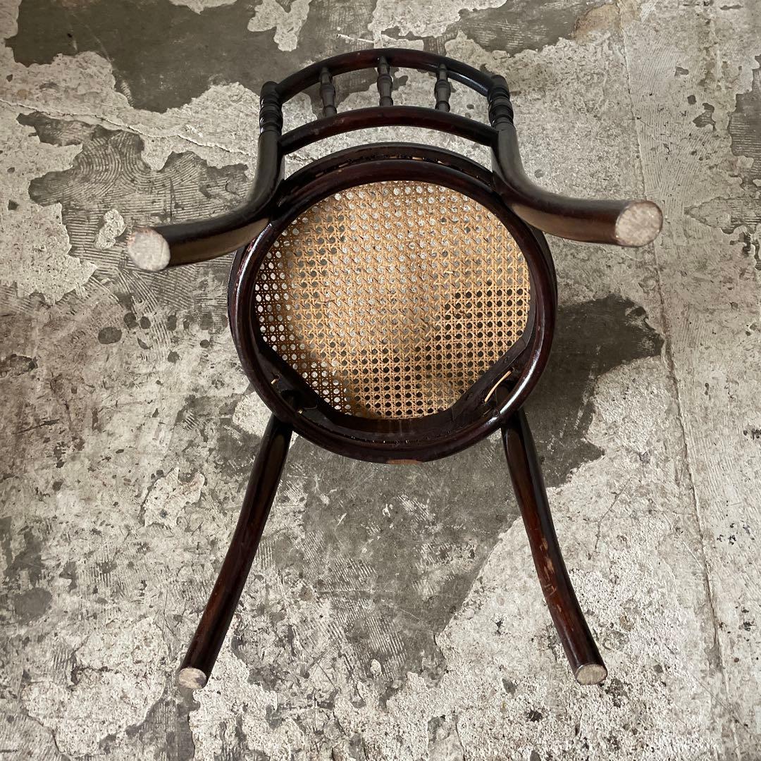 Mundus & J.J.Kohn社製　ベントウッドラタンチェア　no2