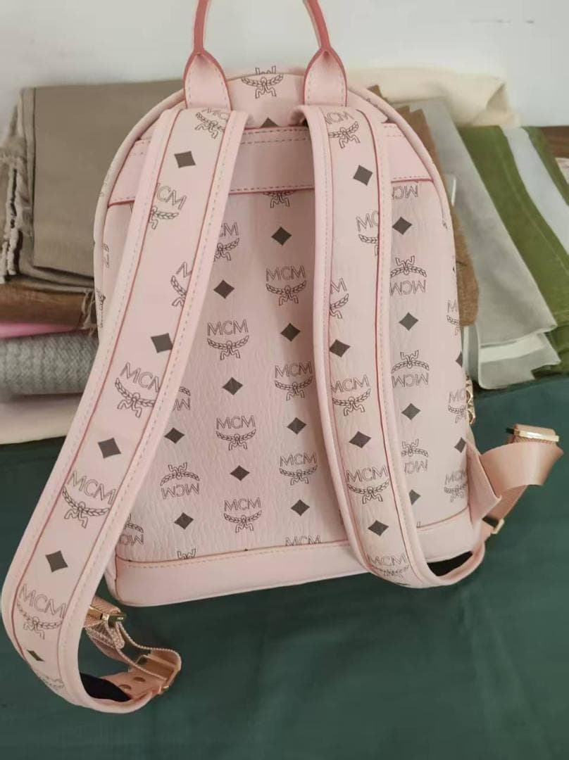 ピンク ロゴリュック