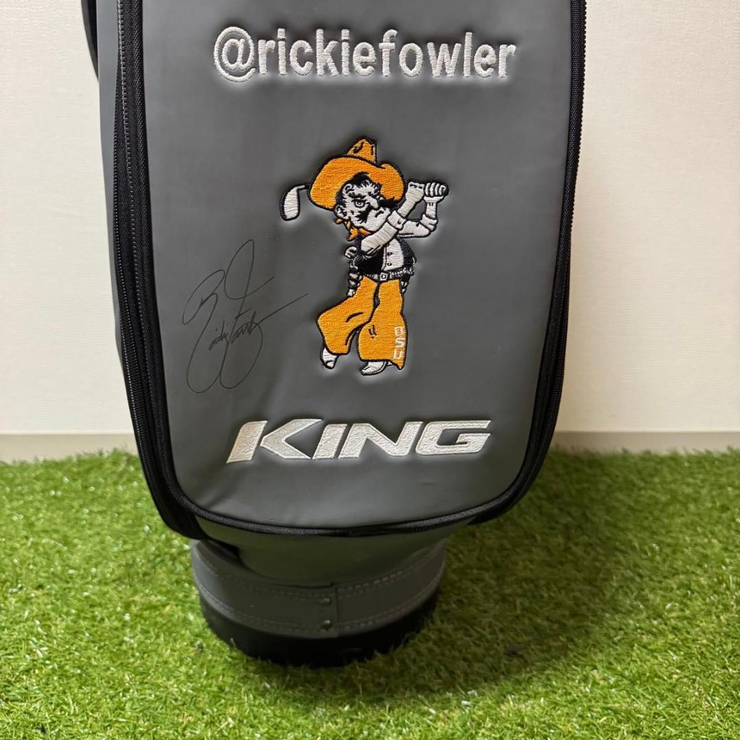 希少 COBRA コブラ キャディバッグ リッキーファウラー サイン - メルカリ