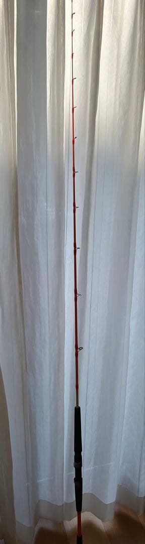 【美品】【ジャンク品】￼釣竿　底もの用￼赤いスピニングロッド