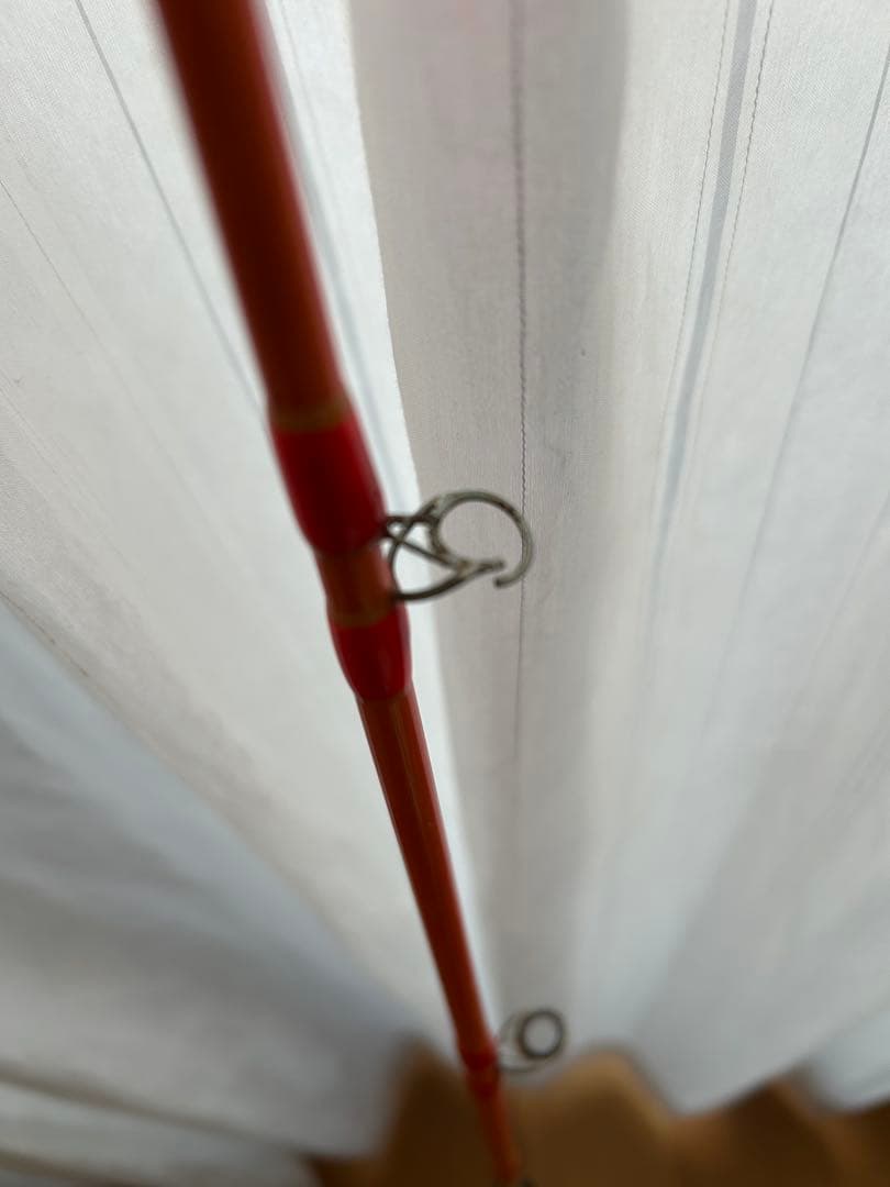 【美品】【ジャンク品】￼釣竿　底もの用￼赤いスピニングロッド