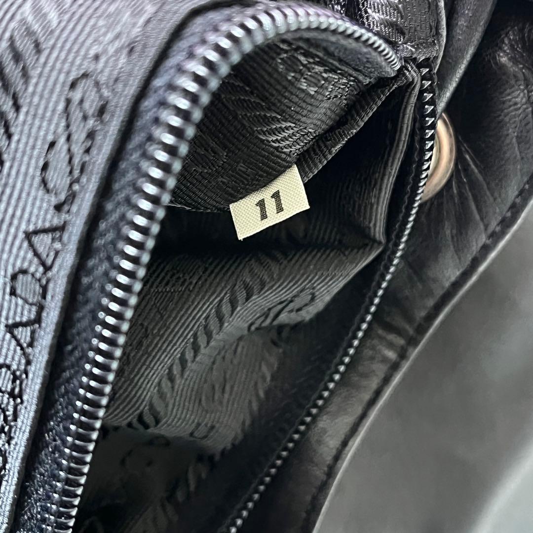 極美品✨PRADA プラダ リュック 三角ロゴプレート　レザー