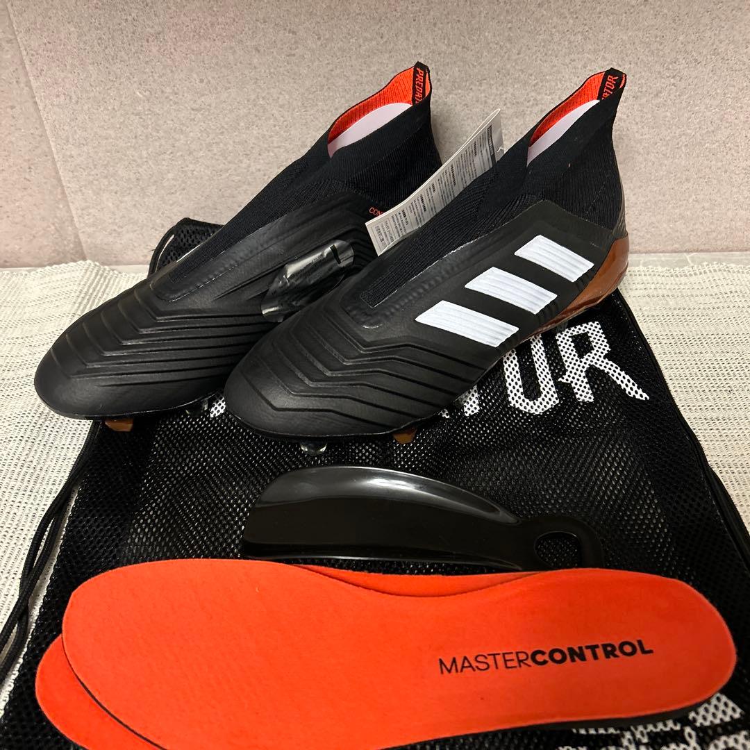 アディダス プレデター 18+ FG/AG