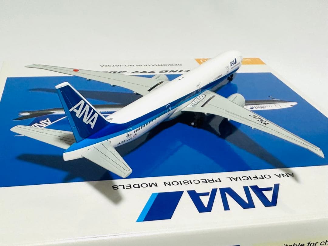 全日空商事 1/400 ANA 777-300ER NH40013 - メルカリ