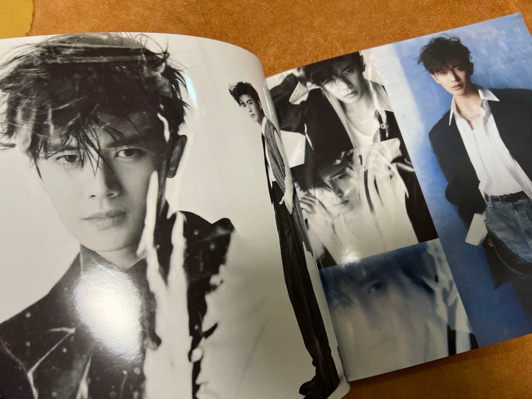 2023(二)アレン・レン（任嘉倫）個人写真集　正方形32p ALLEN写真集