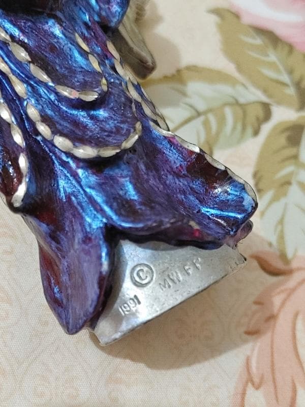 魔法使いのフィギュア 青と銀