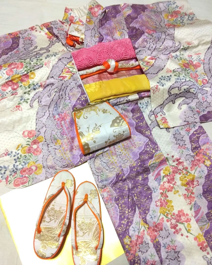 正絹綸子☆仕付け付未使用☆金彩と古典柄が上品な7歳七五三～十三参り向けお誂え祝着