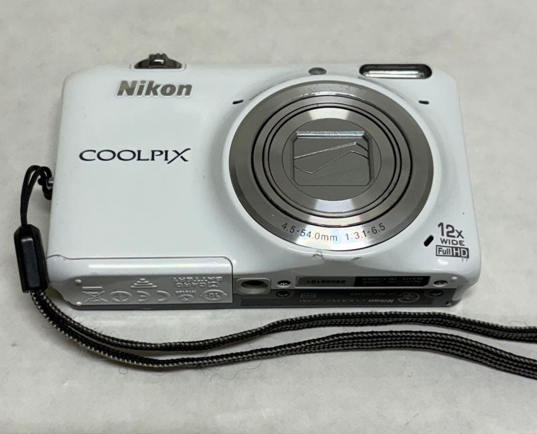 ニコン Nikon COOLPIX S6500 ホワイトオールドコンデジ - デジタル