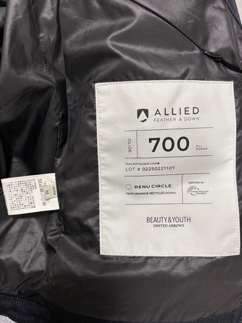 ブラックダウンジャケット 700フィルパワー