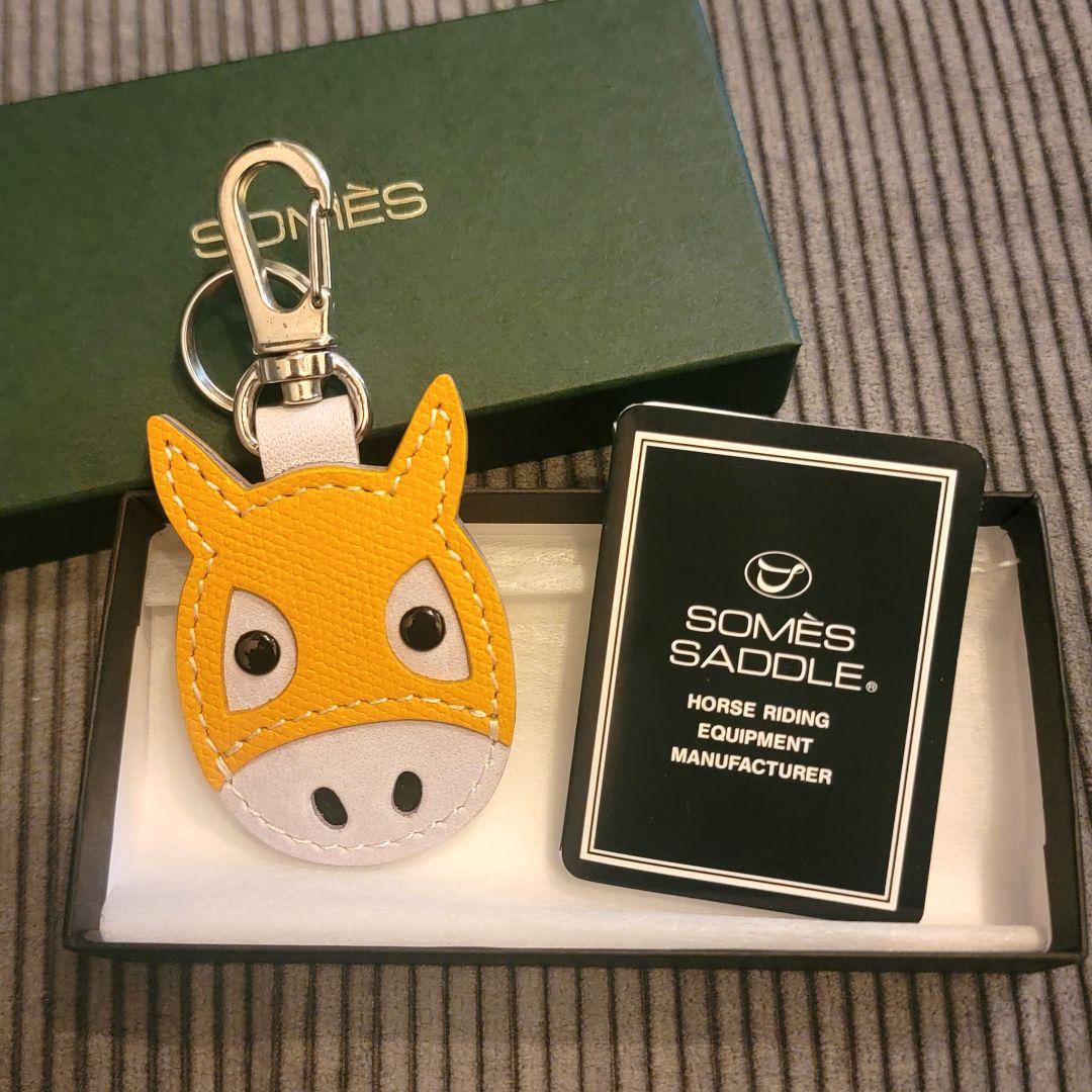 ソメスサドル 馬メンコキーホルダー 黄色 - メルカリ
