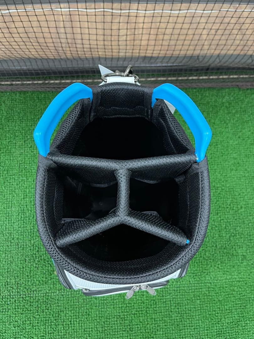 新品 スリクソン キャディバッグ