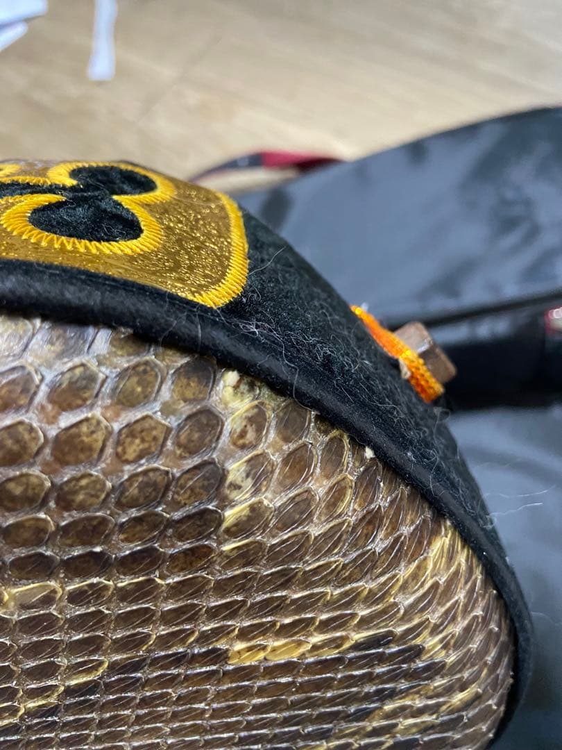 本皮蛇皮 三線 ケース付きレッド 少々難あり 値段相談可