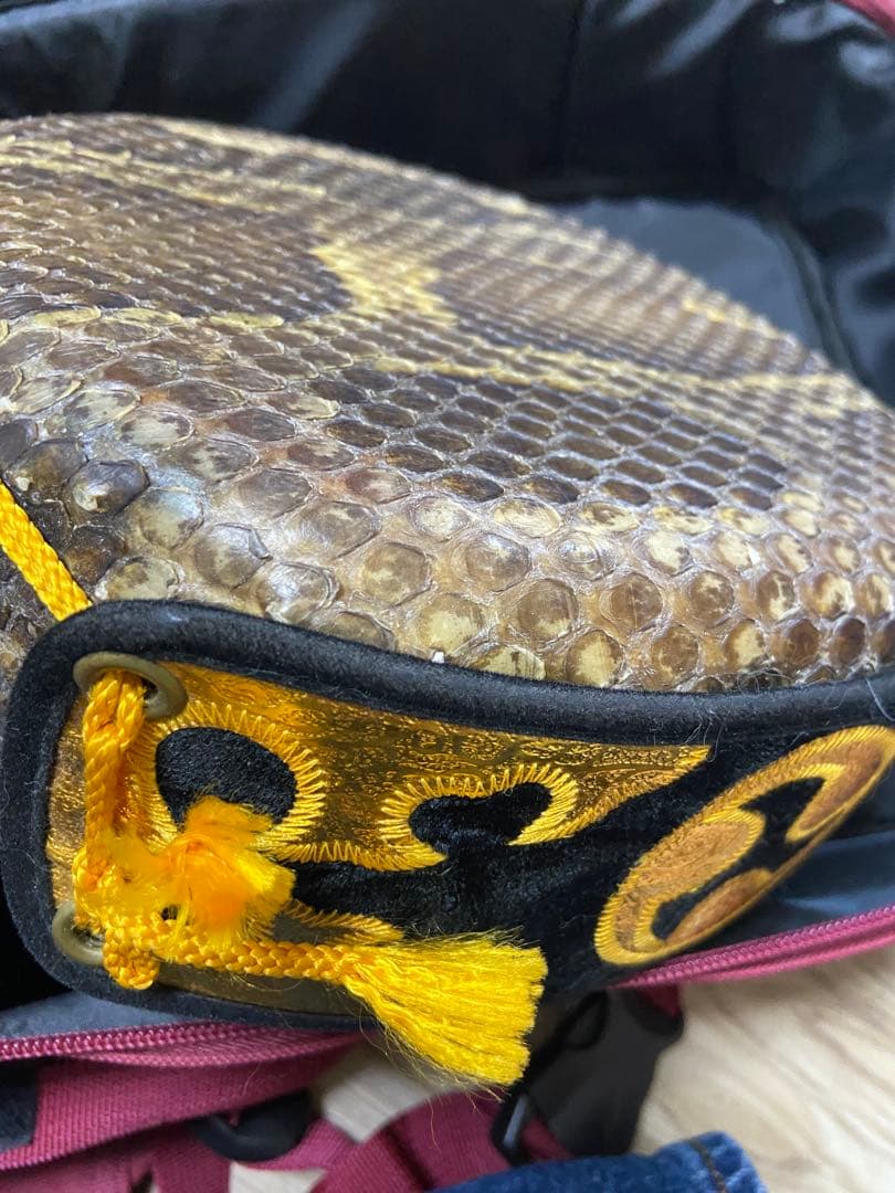 本皮蛇皮 三線 ケース付きレッド 少々難あり 値段相談可