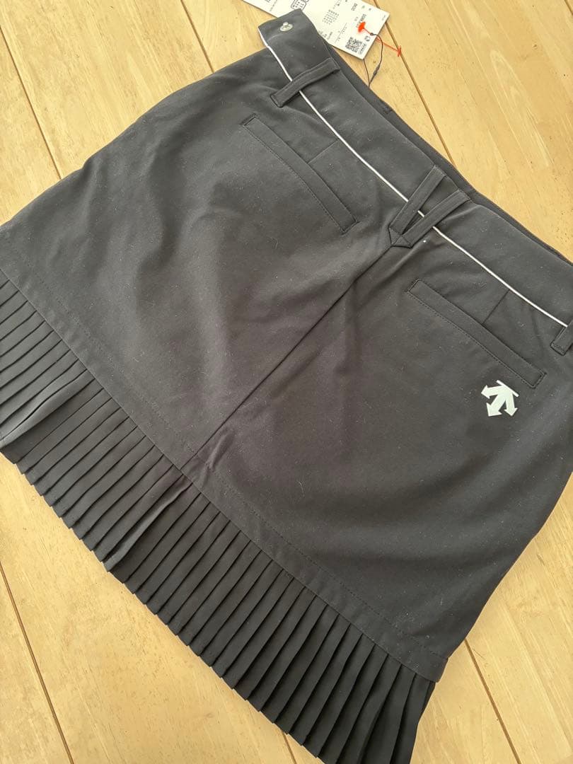 ［新品タグ付き］デサントゴルフスカートL