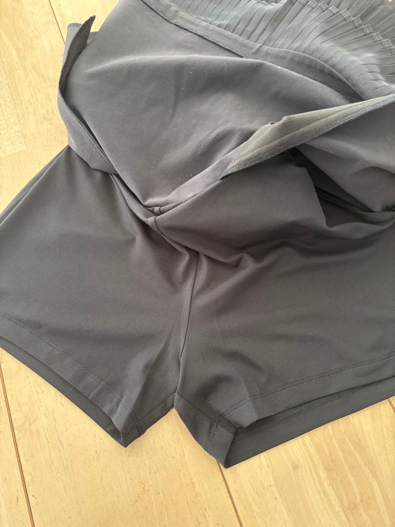 ［新品タグ付き］デサントゴルフスカートL