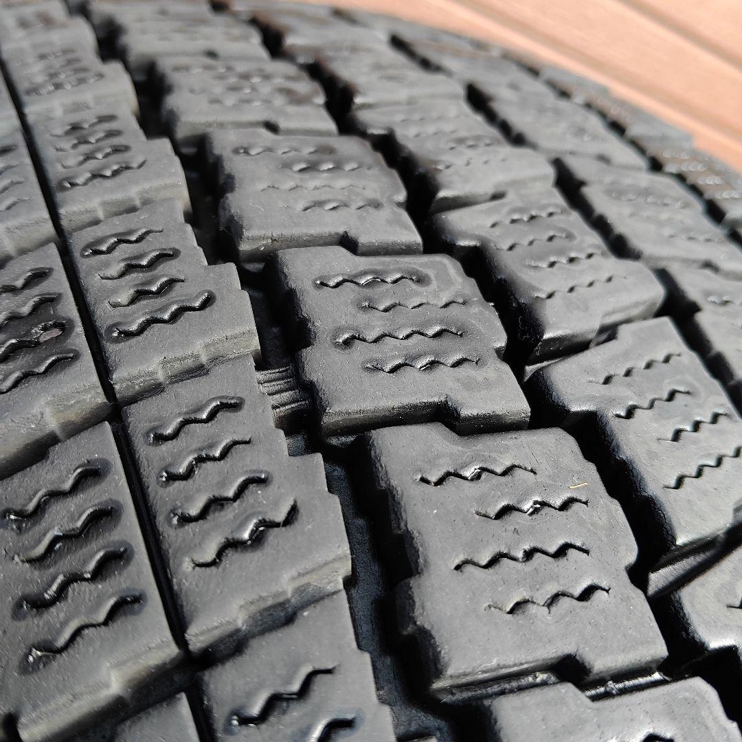 ハイエース KEELER 15インチ スタッドレスタイヤホイール4本セット