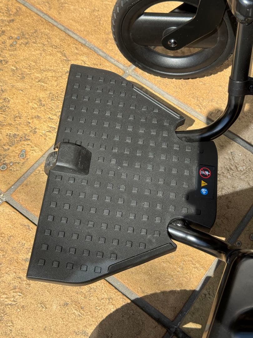 【black or white 】WHILL Model F電動車椅子