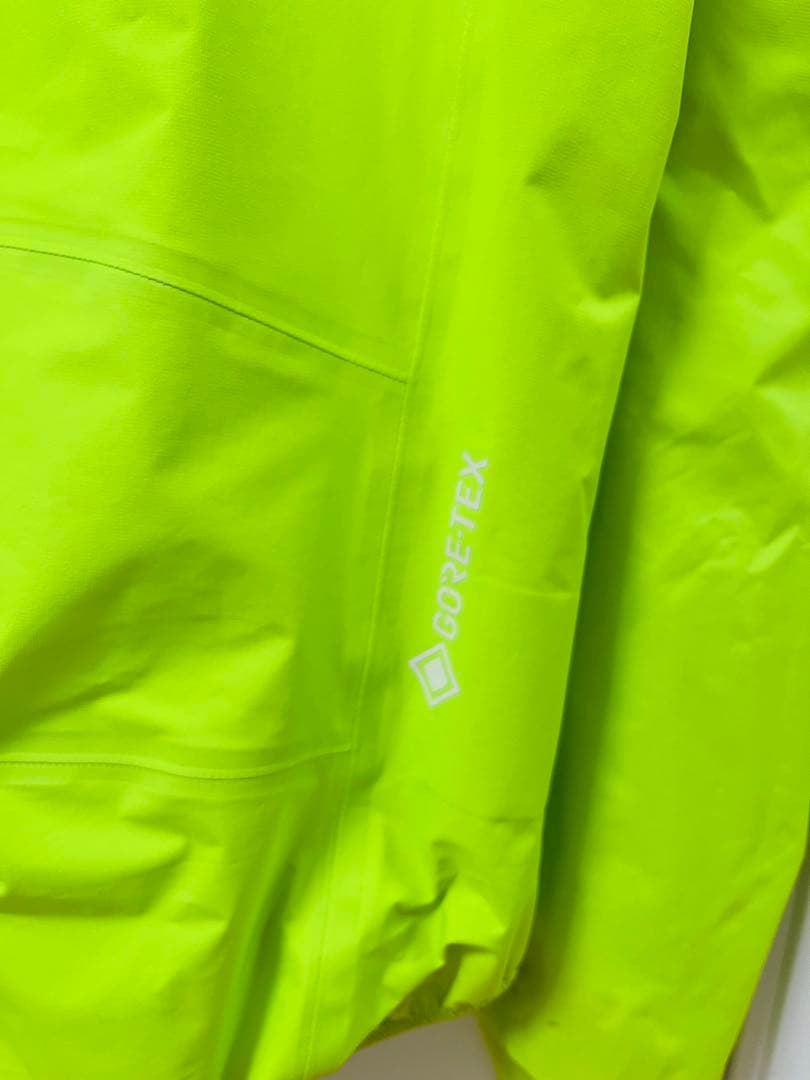 RAPHA PRO TEAM RAIN JACKET Mサイズ
