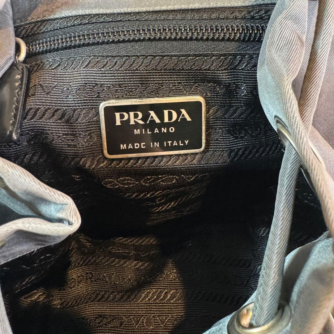 大人気✨プラダ リュック 三角プレート 巾着 バックパック カードあり グレー