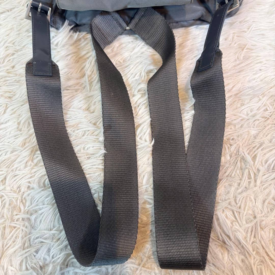 大人気✨プラダ リュック 三角プレート 巾着 バックパック カードあり グレー