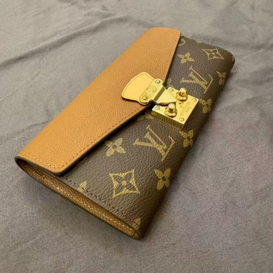 早い者勝ち即購入OKです！極美品 長財布