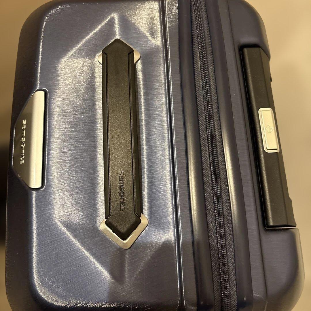 Samsonite ネイビー キャリーケース　ポリゴン　スピナー55