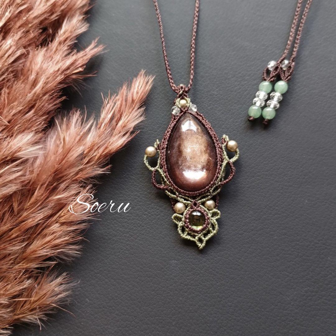 レピドライト＆ペリドットのマクラメ編みネックレス　ペンダント　天然石