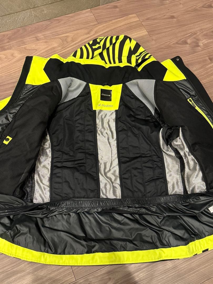 （希少）オンヨネ　スキーウェア 上下M サイズ　GAME ゼブラ柄