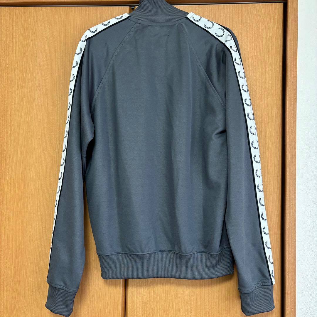 FRED PERRY トラックジャケット S グレー