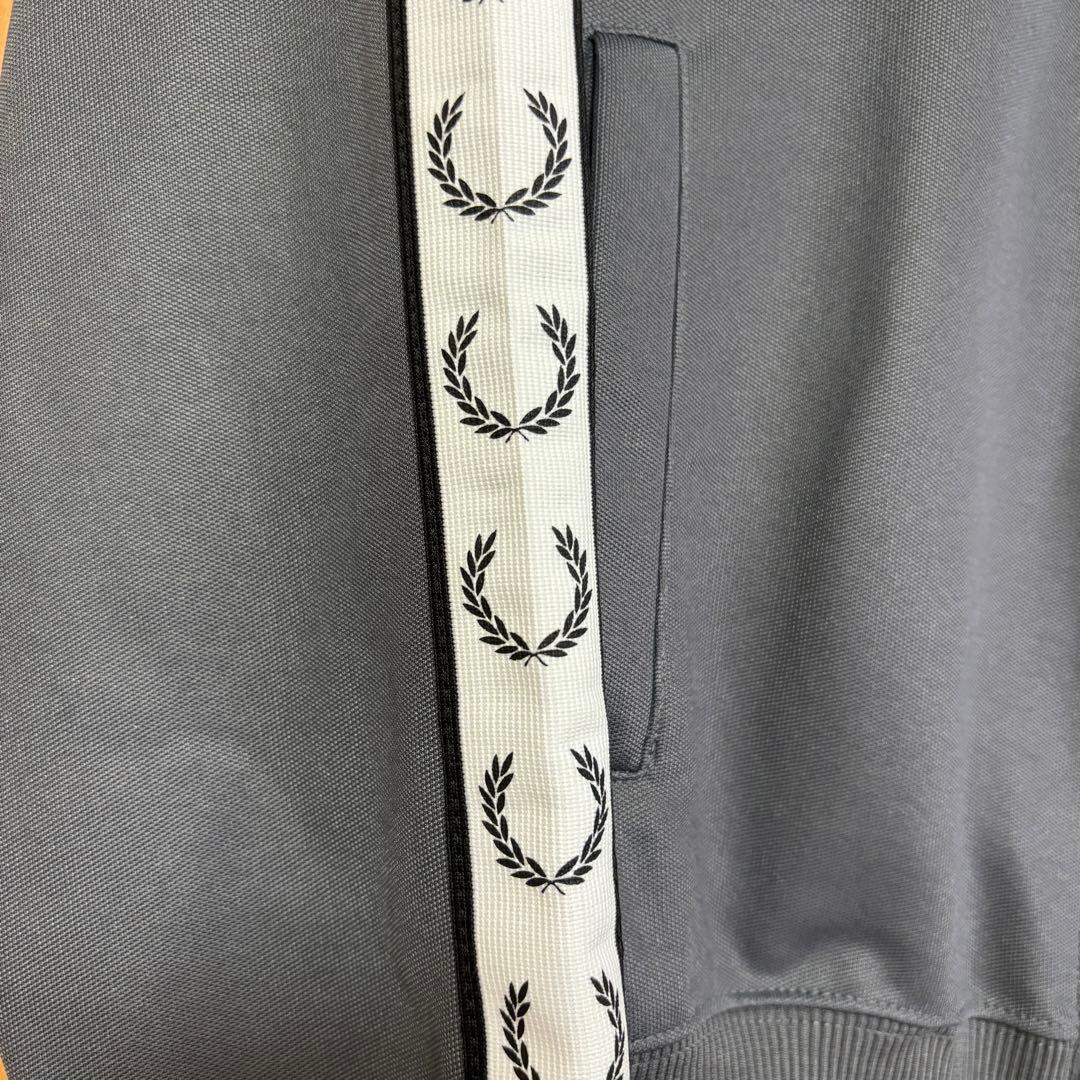 FRED PERRY トラックジャケット S グレー