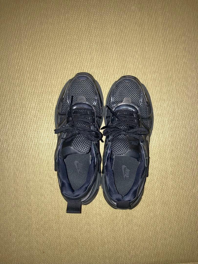 お*う様 NIKE V2K RUN 24.5cm