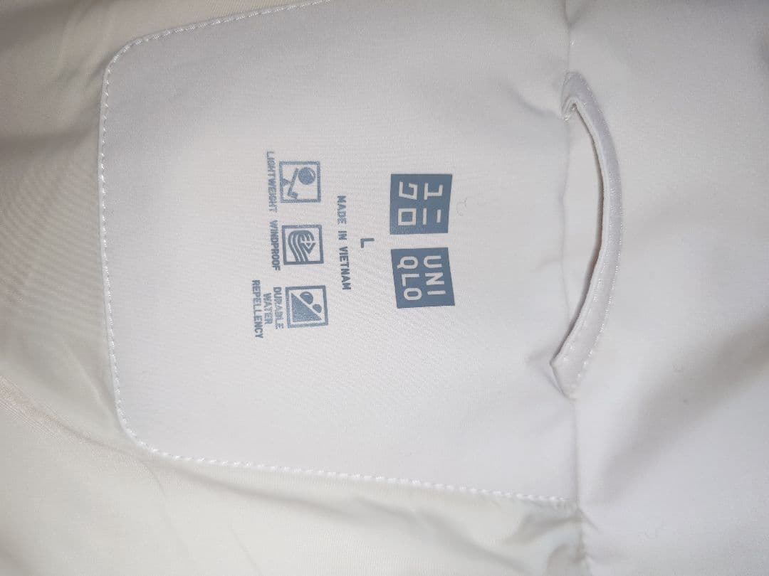 ユニクロ　シームレスダウンジャケット　Lサイズ ナチュラル