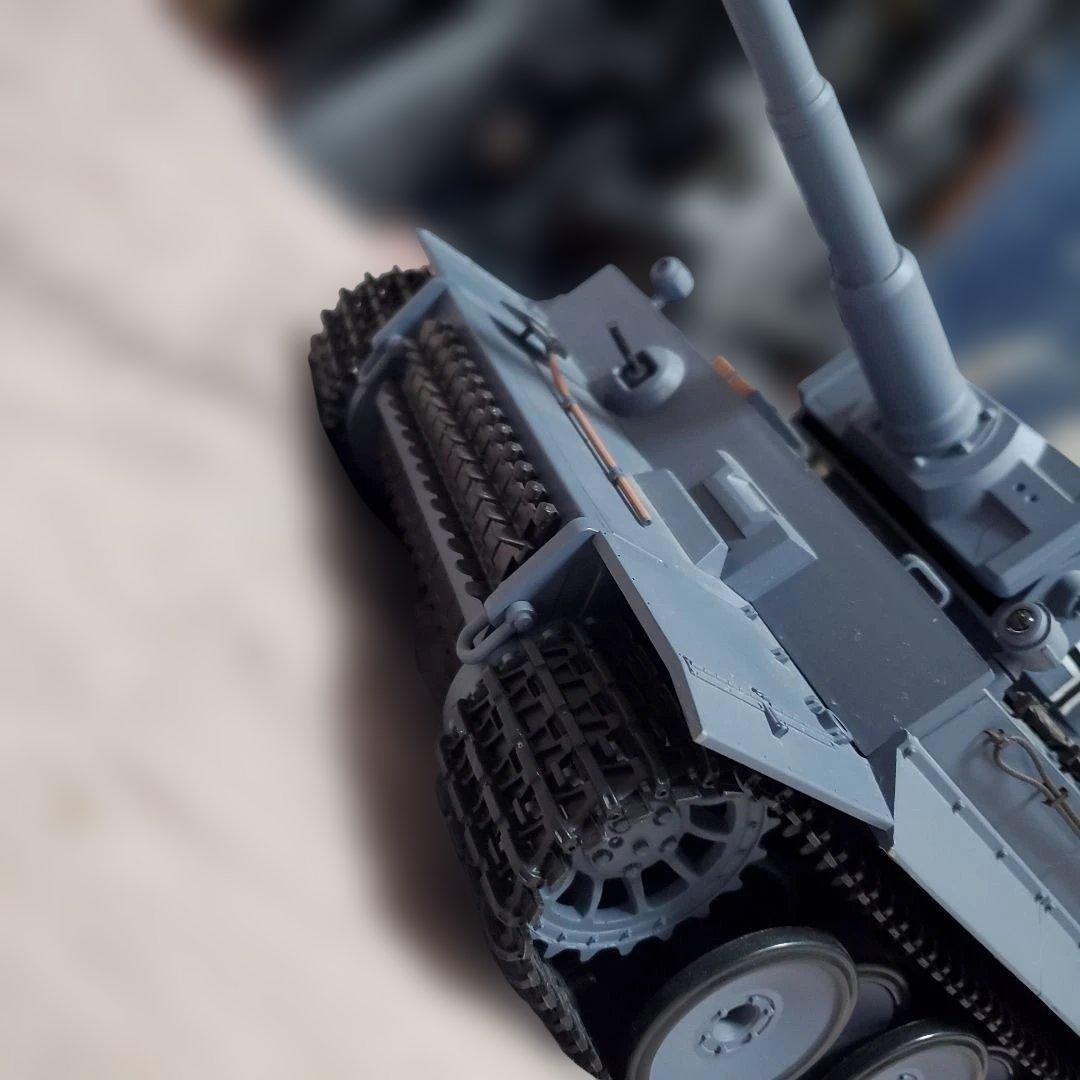 ヘンロン社製 RCバトルタンク 1/16