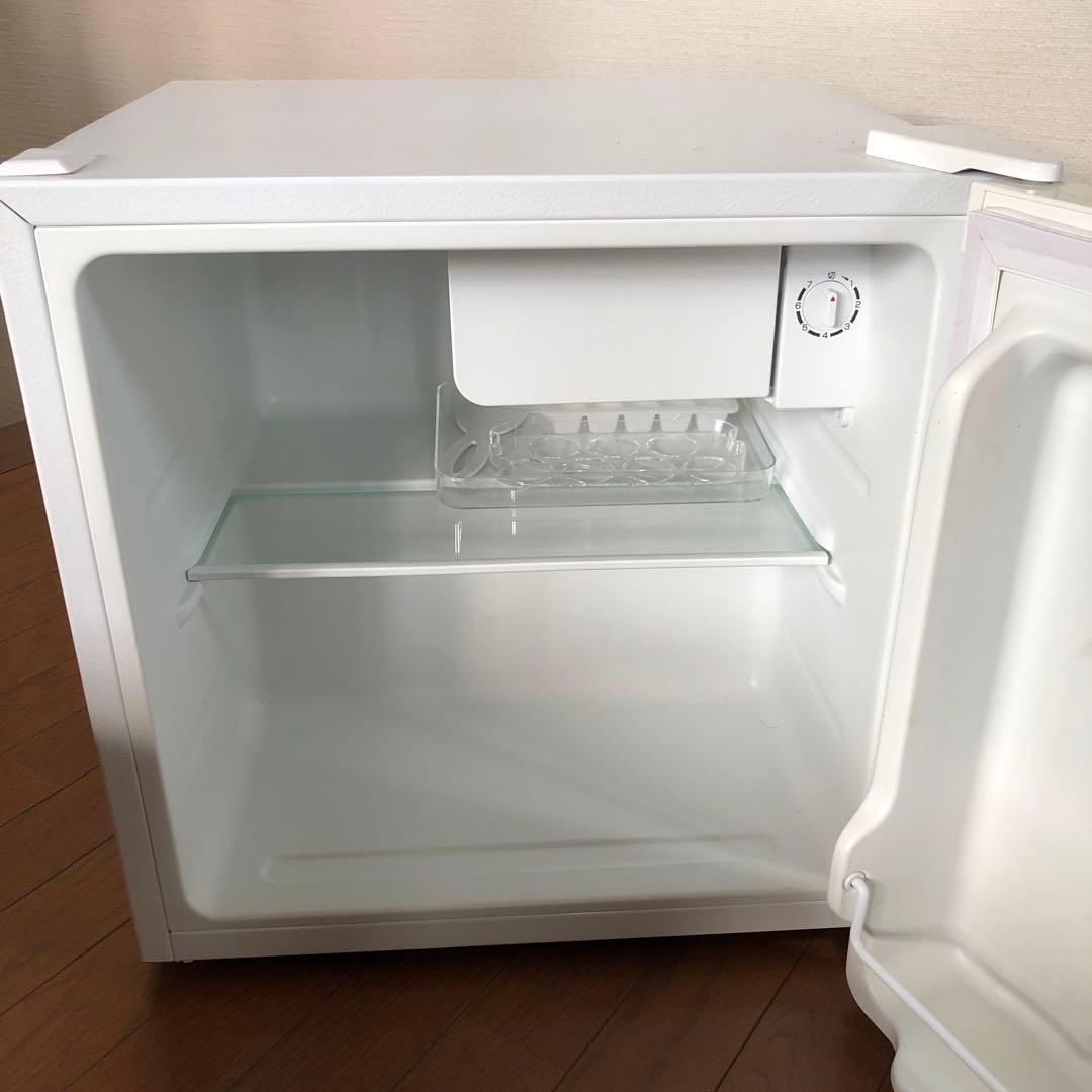 冷蔵庫　小型　白