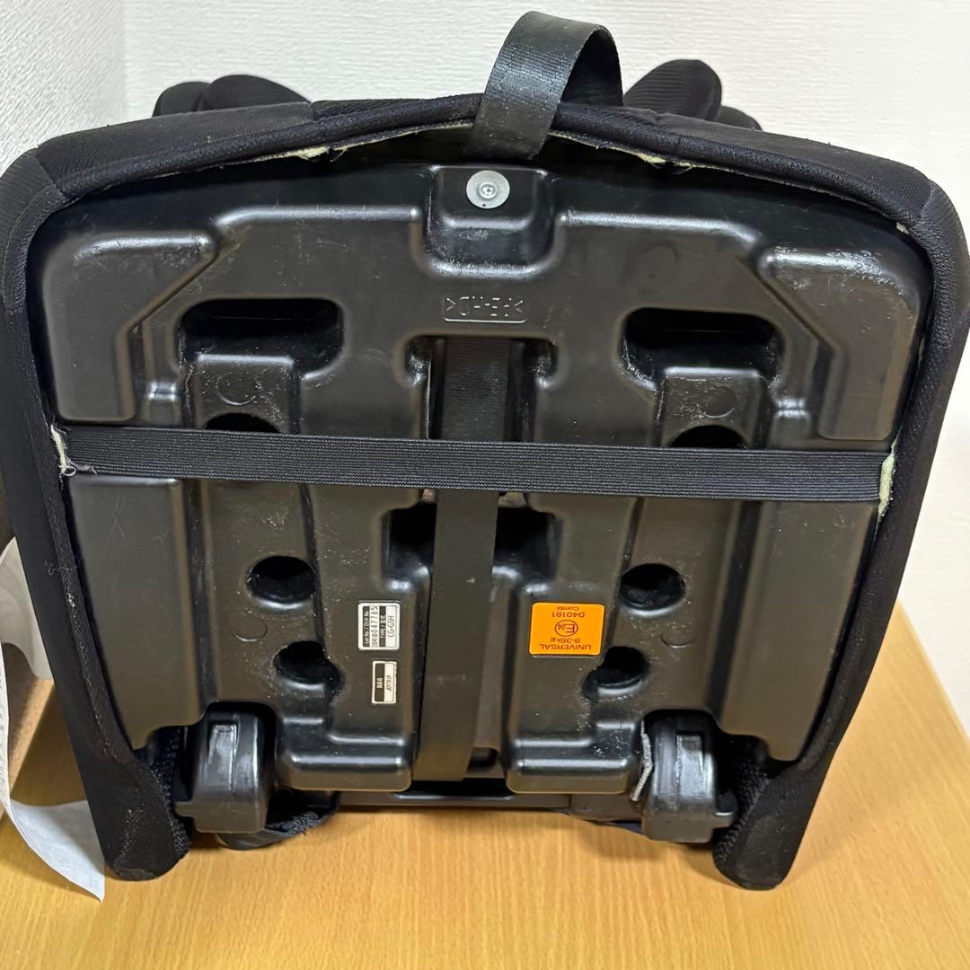 コンビ ジョイトリップ エアスルー GG ブラック ジュニアシート