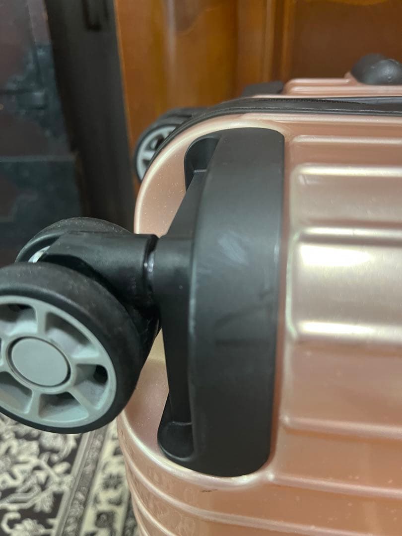 リモア　4輪　TSA キャリーケース