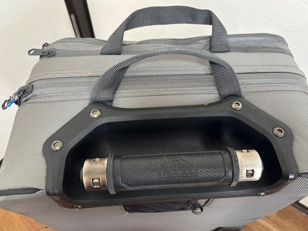 YK様】THE NORTH FACE シャトルローラーキャリーケース グレー - メルカリ