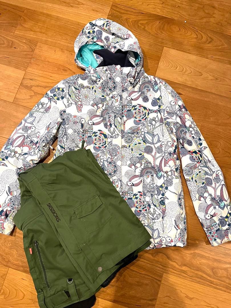 ROXY スノーボードウェアセット 女性用　美品　パンツは無料で付けます！