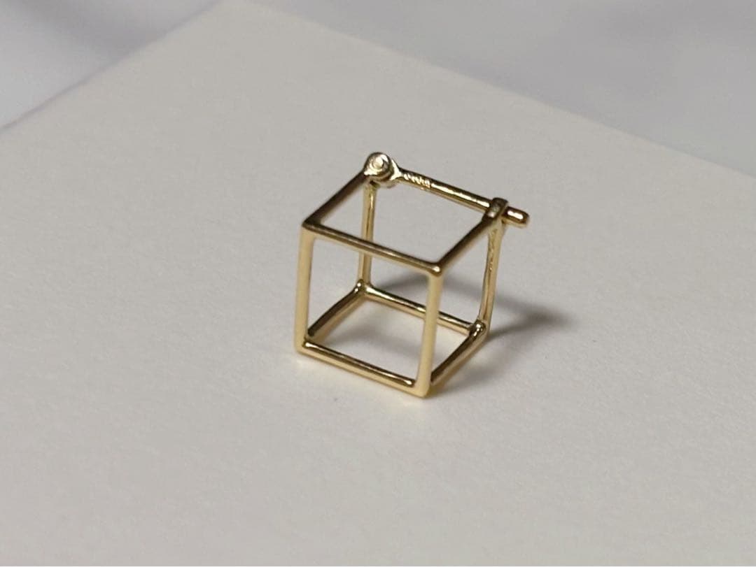 〈シハラ〉スクエアピアス7