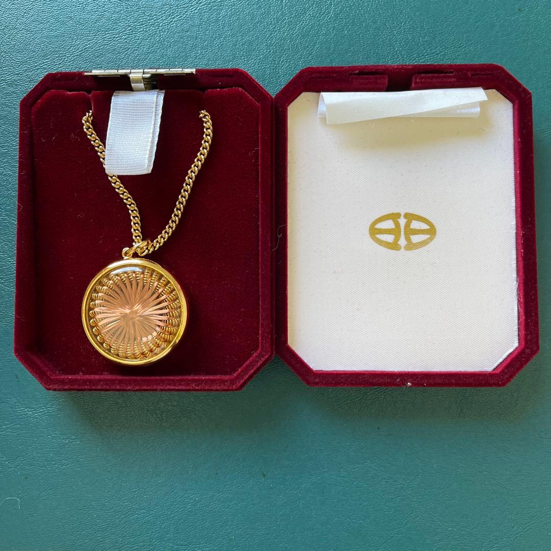 ゴールド・プラズマ円形ペンダントネックレス