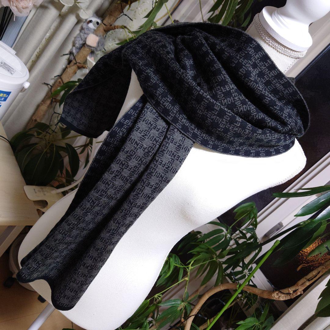 ほぼ新品FENDIロゴ大判マフラー正規品ブラック×グレー男女兼用フェンディ