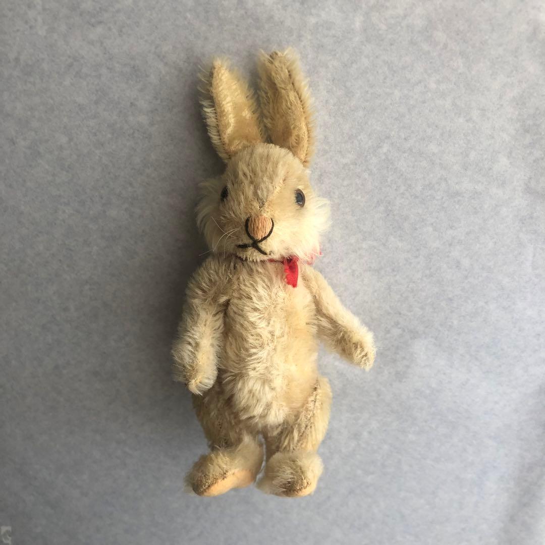 ウサギ　ぬいぐるみ 赤いリボン付き